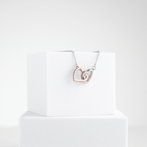 Collana di cuori intrecciati