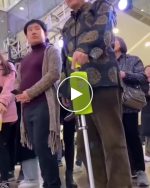 Bastone pieghevole a tre gambe con sedile – video