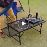 Tavolo pieghevole da esterno con piano a rete – video