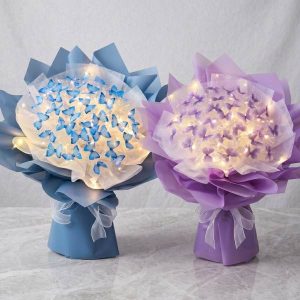 Mazzo di farfalle luminose